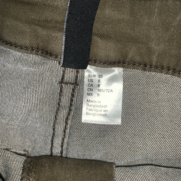 H&M high waist shorts 😍 - Picture 2 of 3